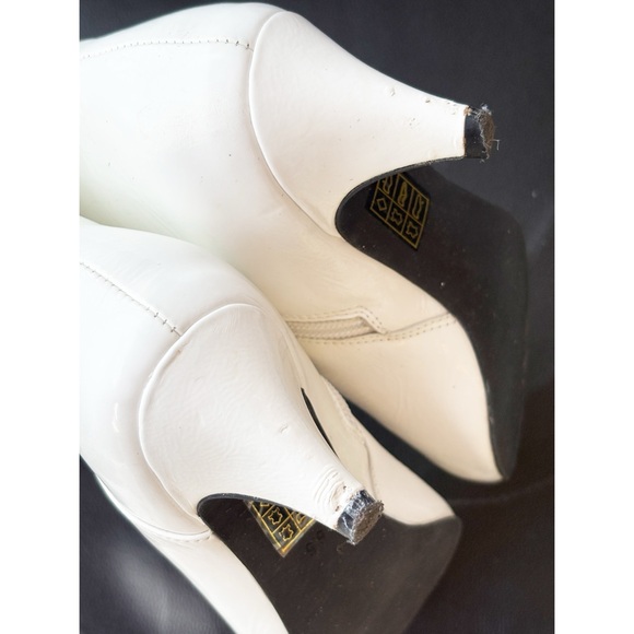 Jeffrey Campbell White Muse‎ Patent Leather Ankle Booties - Picture 9 of 9